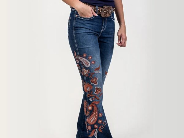 Calça Miss Country: Tendências e Estilo Para o Rodeio!