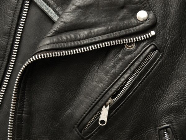 Como lavar roupa de couro: principais cuidados e produtos